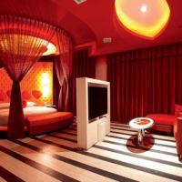 Love Hotel 